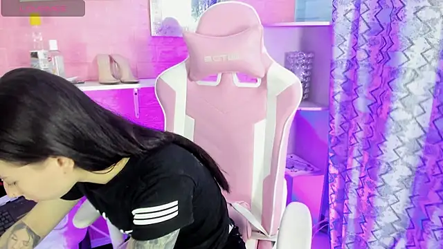 Snapshot of hanna__azumi chatting on 24, 4, 2026 hanna azumi online show from 24, 4, 2026