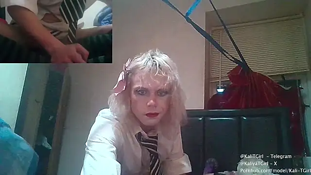 Snapshot of KaliTs chatting on 18, 11, 2025 KaliTs online show from 18, 11, 2025