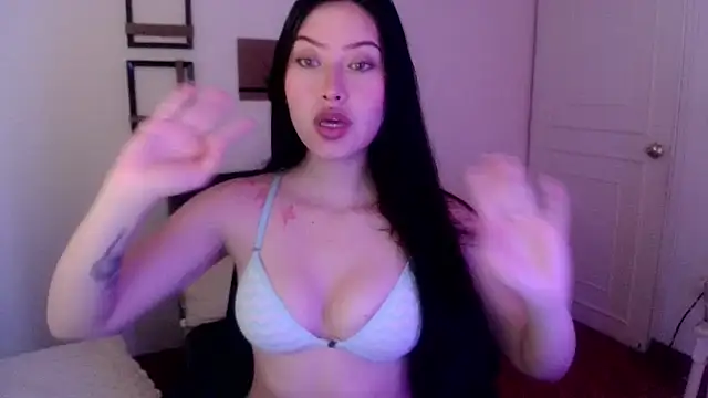 Emilyswan04 online show from 4, 3, 2025
