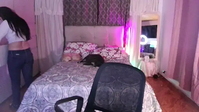 Emilyswan04 online show from 13, 6, 2026