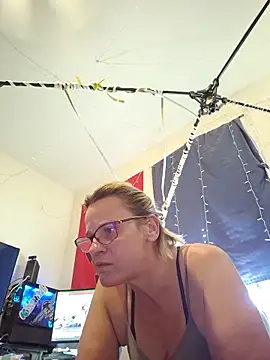 lit702 online show from 29, 10, 2025