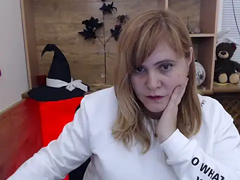 DaniellaKiss online show from 21, 11, 2025