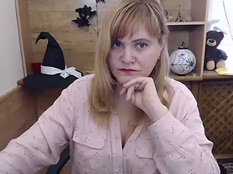 DaniellaKiss online show from 23, 11, 2025