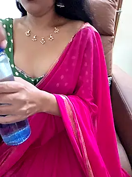 Snapshot of Roja-Telugu777 chatting on 2, 5, 2026 Roja-Telugu777 online show from 2, 5, 2026