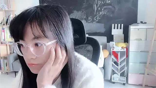 Snapshot of Honey-cici chatting on 15, 12, 2025 Honey-cici online show from 15, 12, 2025