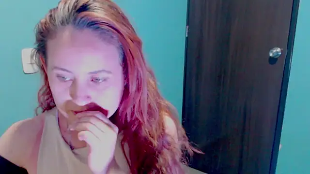 Snapshot of zoe_jones3 chatting on 23, 1, 2025 zoe jones3 online show from 23, 1, 2025