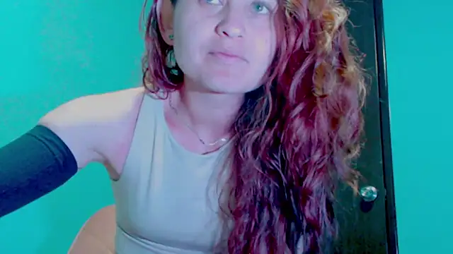 Snapshot of zoe_jones3 chatting on 24, 1, 2025 zoe jones3 online show from 24, 1, 2025