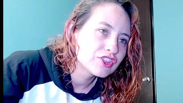 Snapshot of zoe_jones3 chatting on 20, 3, 2025 zoe jones3 online show from 20, 3, 2025