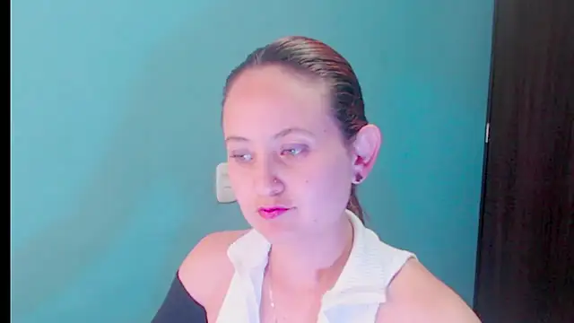 Snapshot of zoe_jones3 chatting on 27, 2, 2025 zoe jones3 online show from 27, 2, 2025