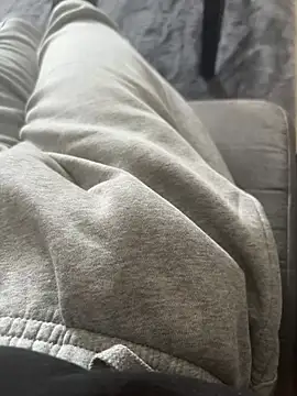 pignoufe online show from 13, 2, 2026