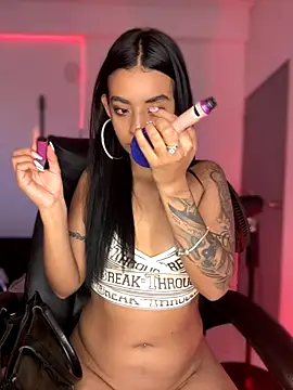 Laura fernandezII online show from 12, 10, 2025