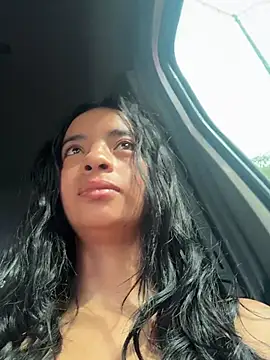 Laura fernandezII online show from 5, 11, 2025