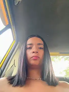 Laura fernandezII online show from 11, 2, 2026