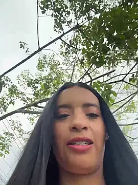 Laura fernandezII online show from 3, 2, 2026