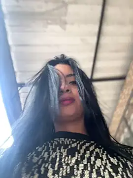 Laura fernandezII online show from 23, 2, 2025