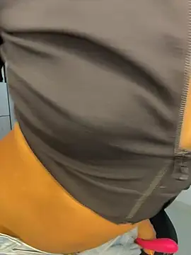 Laura fernandezII online show from 18, 2, 2026