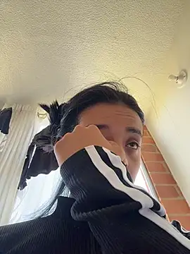 Laura fernandezII online show from 9, 2, 2026