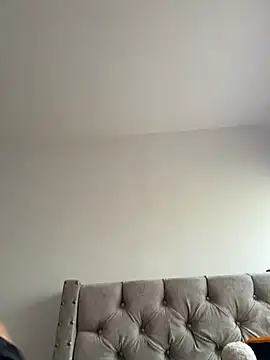 Laura fernandezII online show from 12, 11, 2025