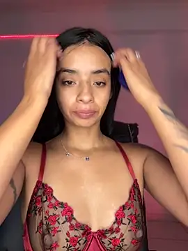 Laura fernandezII online show from 4, 10, 2025