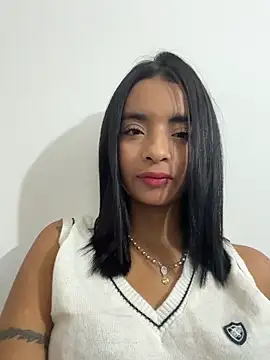 Laura fernandezII online show from 31, 3, 2026