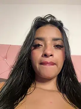 Laura fernandezII online show from 27, 2, 2025