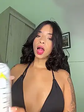 Laura fernandezII online show from 18, 3, 2026