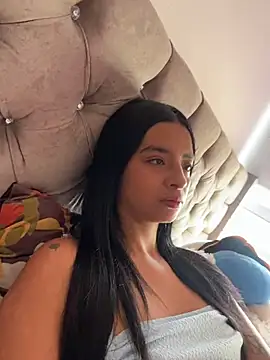 Laura fernandezII online show from 29, 11, 2025