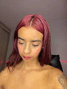 Laura fernandezII online show from 14, 1, 2026