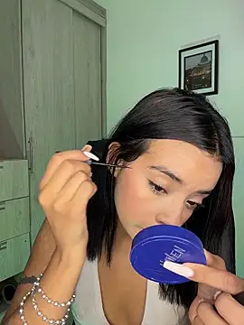 Laura fernandezII online show from 14, 3, 2026