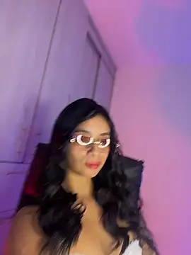 Laura fernandezII online show from 20, 12, 2025