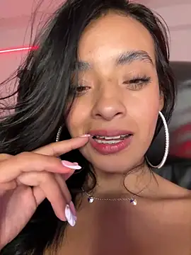 Laura fernandezII online show from 27, 9, 2025