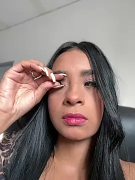 Laura fernandezII online show from 28, 2, 2025