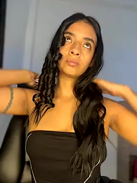 Laura fernandezII online show from 16, 10, 2025