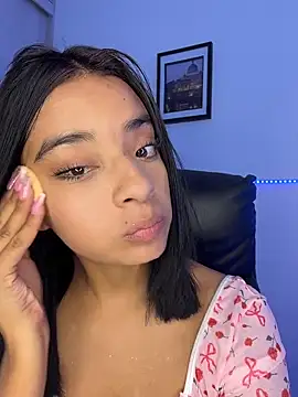 Laura fernandezII online show from 4, 2, 2026