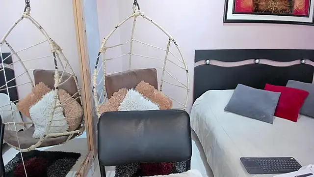 LenaRuiz  online show from 18, 2, 2026