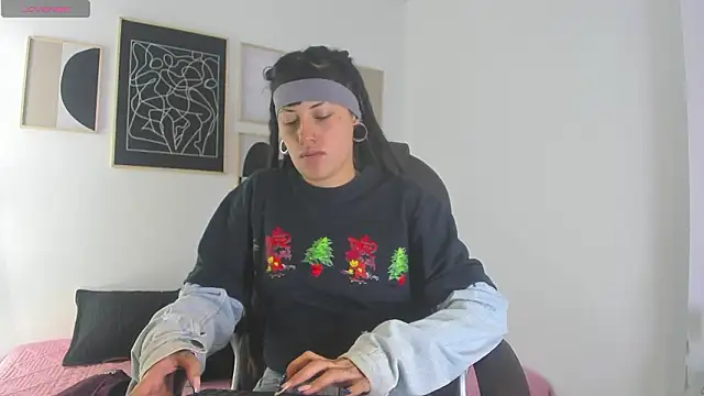  sharlotte777 online show from 24, 2, 2026