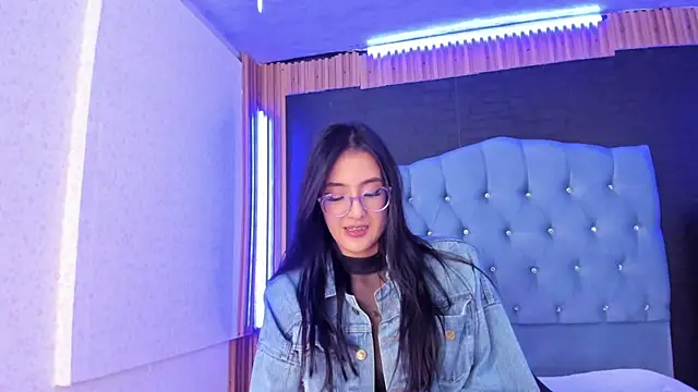 Snapshot of Princess_Violett chatting on 27, 2, 2025 Princess Violett online show from 27, 2, 2025