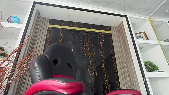 Princess Violett online show from 2, 12, 2025