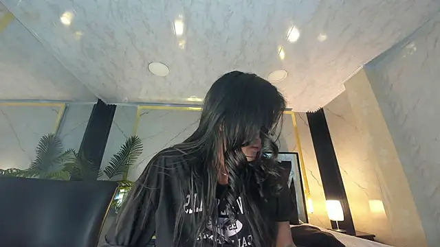 Snapshot of Princess_Violett chatting on 10, 9, 2025 Princess Violett online show from 10, 9, 2025