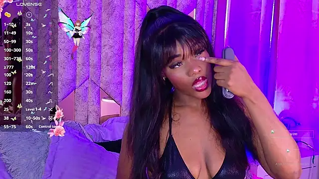 Snapshot of SarahBrunet chatting on 27, 11, 2025 SarahBrunet online show from 27, 11, 2025