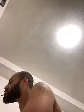 islandvybee55 online show from 9, 2, 2025