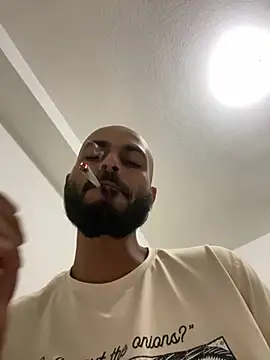 islandvybee55 online show from 3, 3, 2025