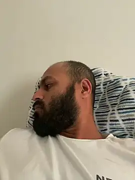 islandvybee55 online show from 22, 3, 2025