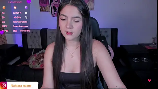 NahiaraEvans  online show from 21, 12, 2024