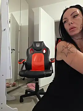 cicciolina online show from 2, 12, 2025