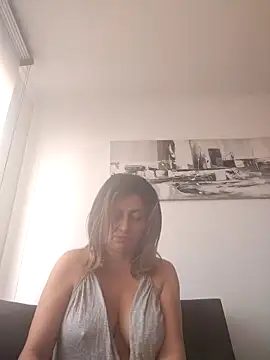 Latiinvenushot online show from 16, 11, 2025