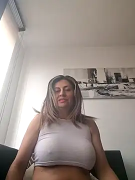 Latiinvenushot online show from 3, 2, 2026