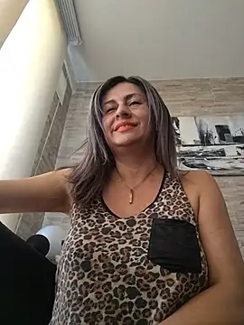 Snapshot of Latiinvenushot chatting on 27, 5, 2026 Latiinvenushot online show from 27, 5, 2026