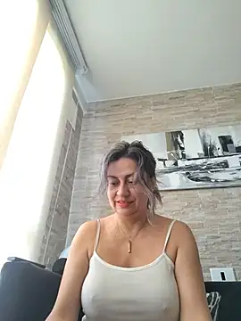 Snapshot of Latiinvenushot chatting on 23, 5, 2026 Latiinvenushot online show from 23, 5, 2026