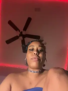 loveluna8 online show from 4, 11, 2025